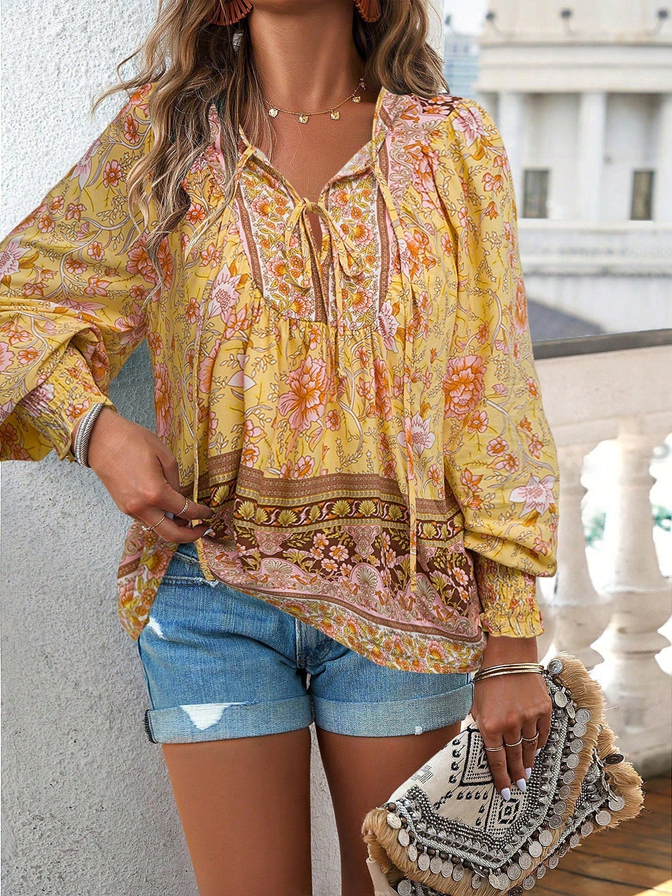 Laura | Blomstret Boho Tunika med Lange Ærmer