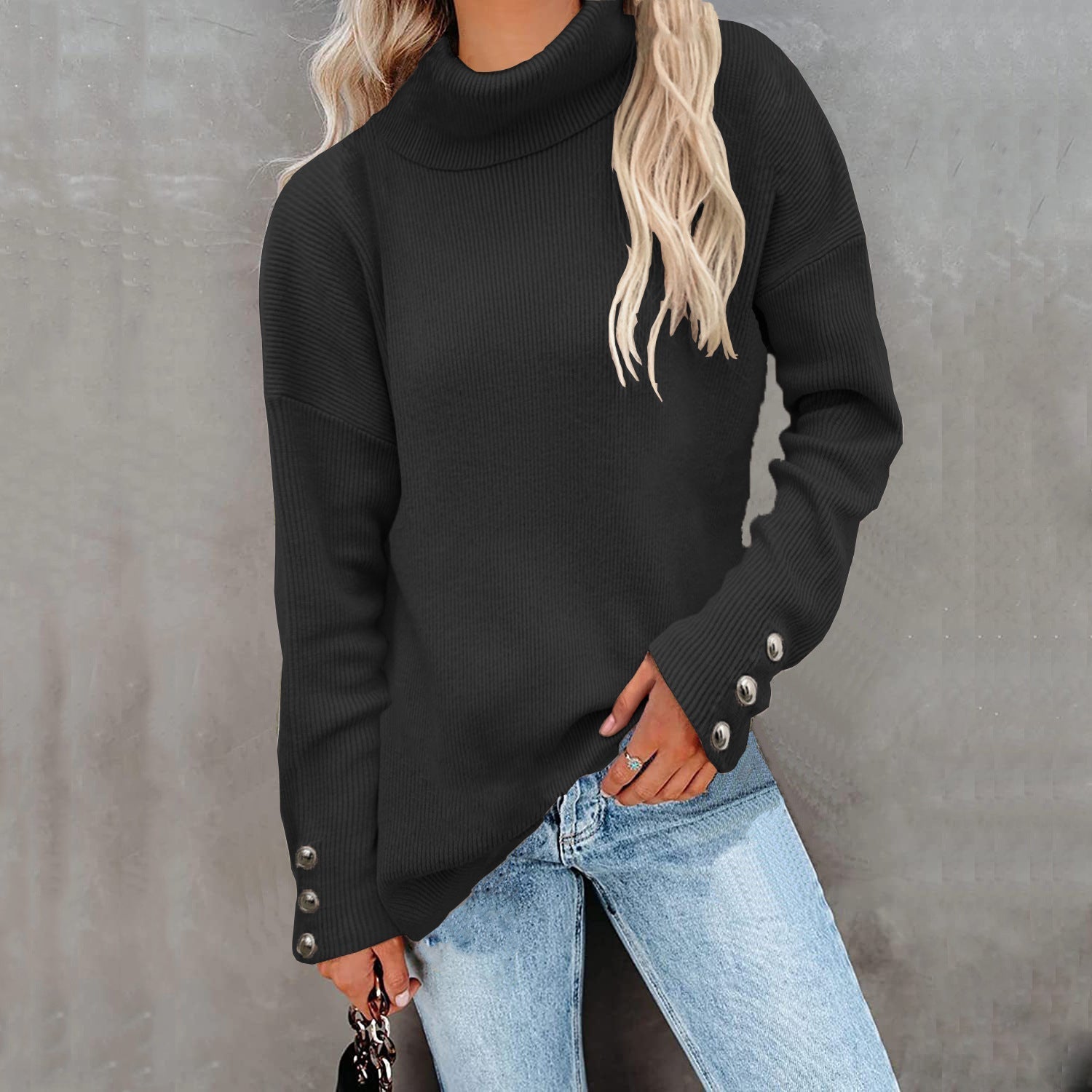 Solveig | Vinter Chic Rullekrave Sweater med Knapmanchetter