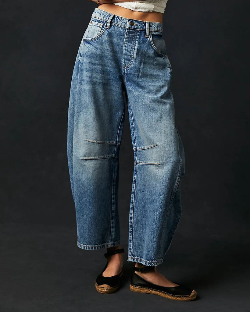 Damejeans med Lige Snit og Mellem Høj Talje